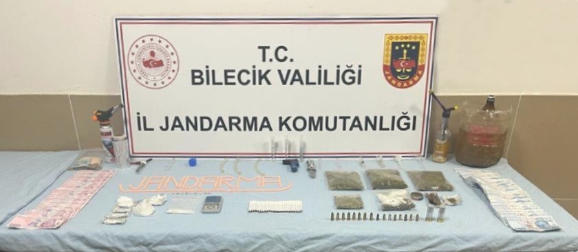 BİLECİK'TE 236 GRAM ESRAR ELE GEÇİRİLDİ