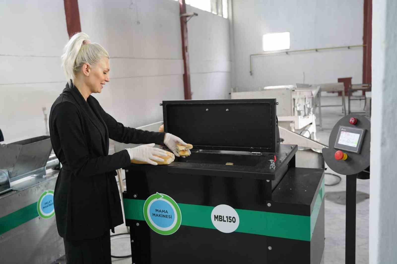 BİLECİK'TE ARTIK ATIK YİYECEK VE EKMEKLERDEN MAMA ÜRETİLECEK