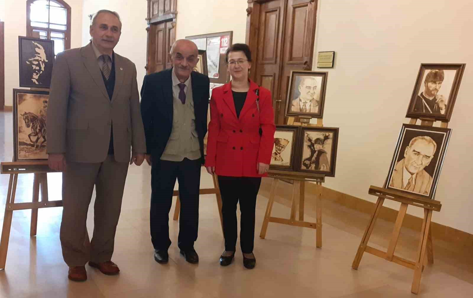 BOZÜYÜK İLÇESİNDE KÜLTÜR SANAT DERNEĞİ TARAFINDAN AÇILAN 'ATATÜRK' KONULU RESİM