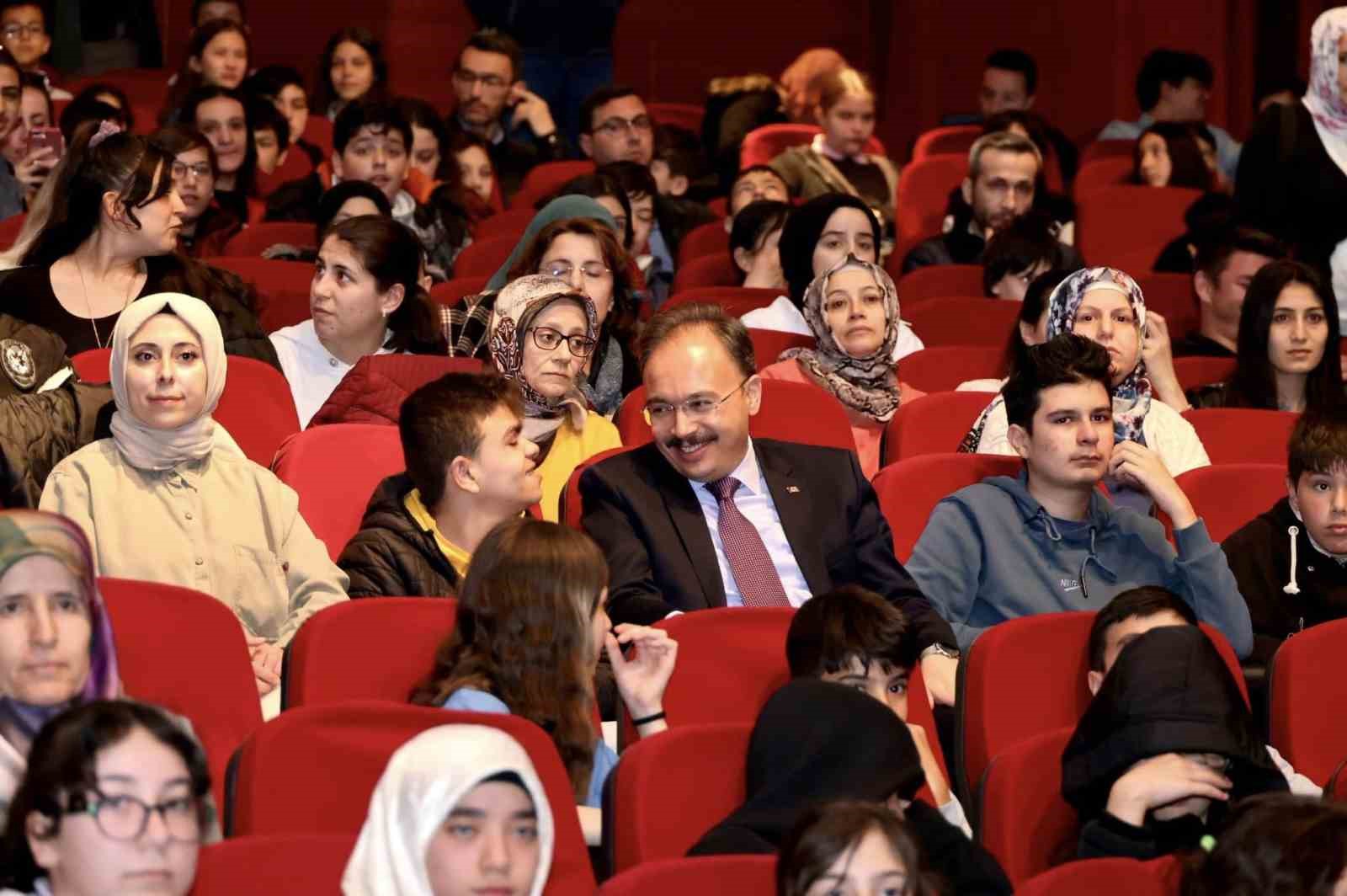 BİLECİK VALİSİ DR. KEMAL KIZILKAYA, ENGELLİLER HAFTASI NEDENİYLE ÖZEL GEREKSİNİMLİ