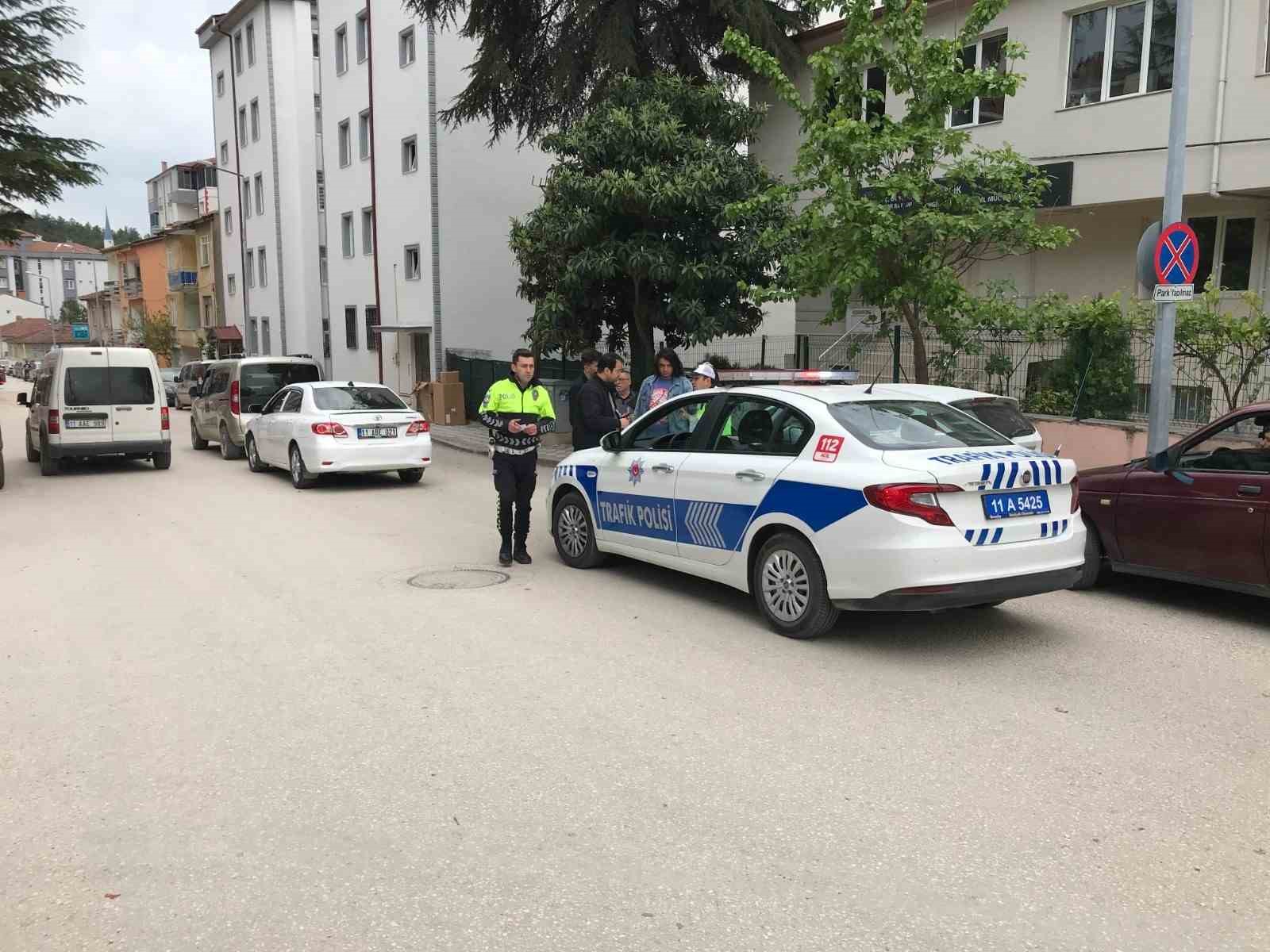 BİLECİK’TE MEYDANA GELEN ZİNCİRLEME TRAFİK KAZASINDA 1 KİŞİ YARALANDI