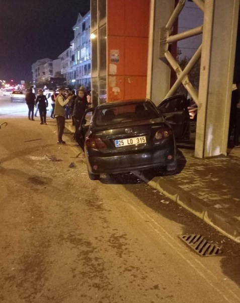 BİNGÖL’DE İKİ OTOMOBİLİN ÇARPIŞMASI SONUCU 7 KİŞİ YARALANDI. YARALILARIN SAĞLIK