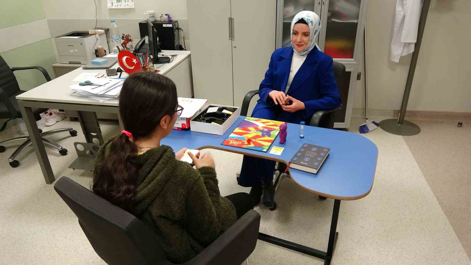 YOZGAT ŞEHİR HASTANESİ DİL VE KONUŞMA TERAPİSİ POLİKLİNİĞİNDE BİRÇOK KONUŞMA