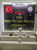 BİTLİS’TE BİR YOLCU OTOBÜSÜNDE YAPILAN ARAMADA 9 KİLO EROİN ELE