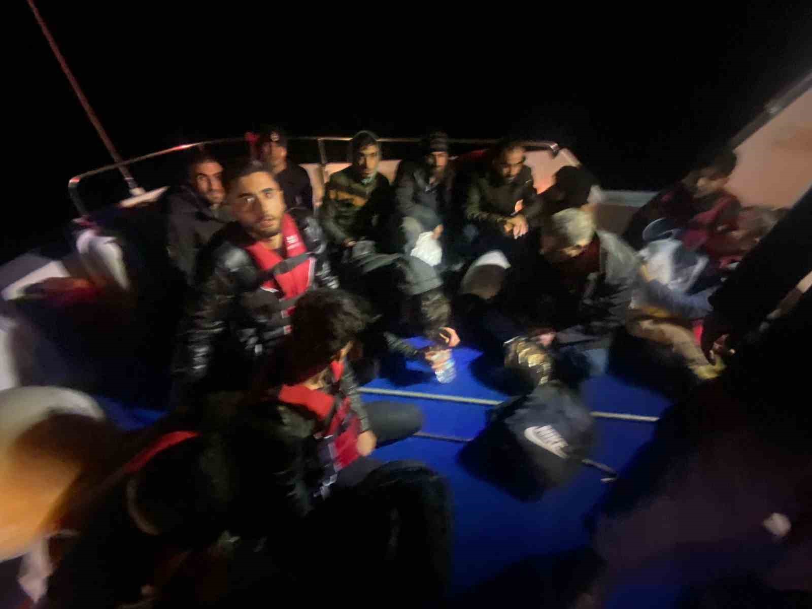 29 GÖÇMEN KURTARILDI, 14 GÖÇMEN YAKALANDI