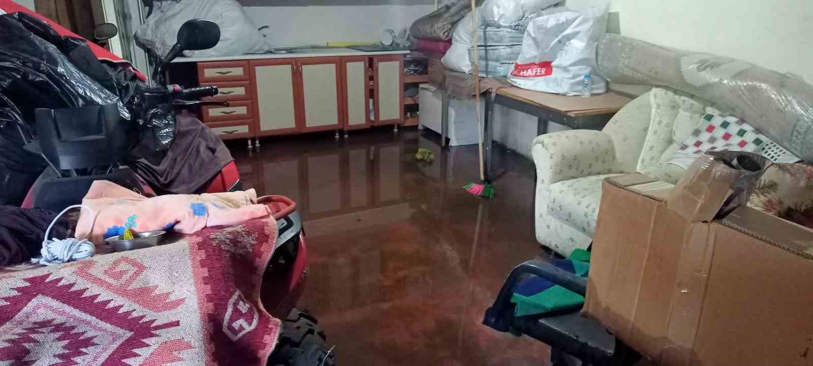 BOLU’NUN MENGEN VE DÖRTDİVAN İLÇELERİNDE KUVVETLİ SAĞANAK YAĞIŞ SELE NEDEN