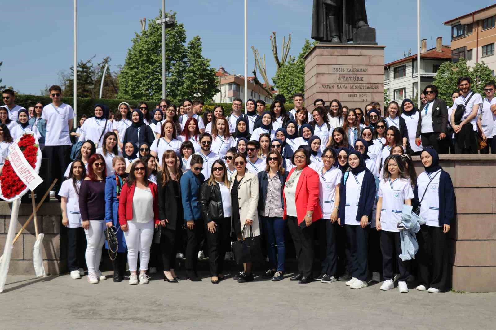 BOLU'DA HEMŞİRELER HAFTASI TÖRENLE KUTLANDI.