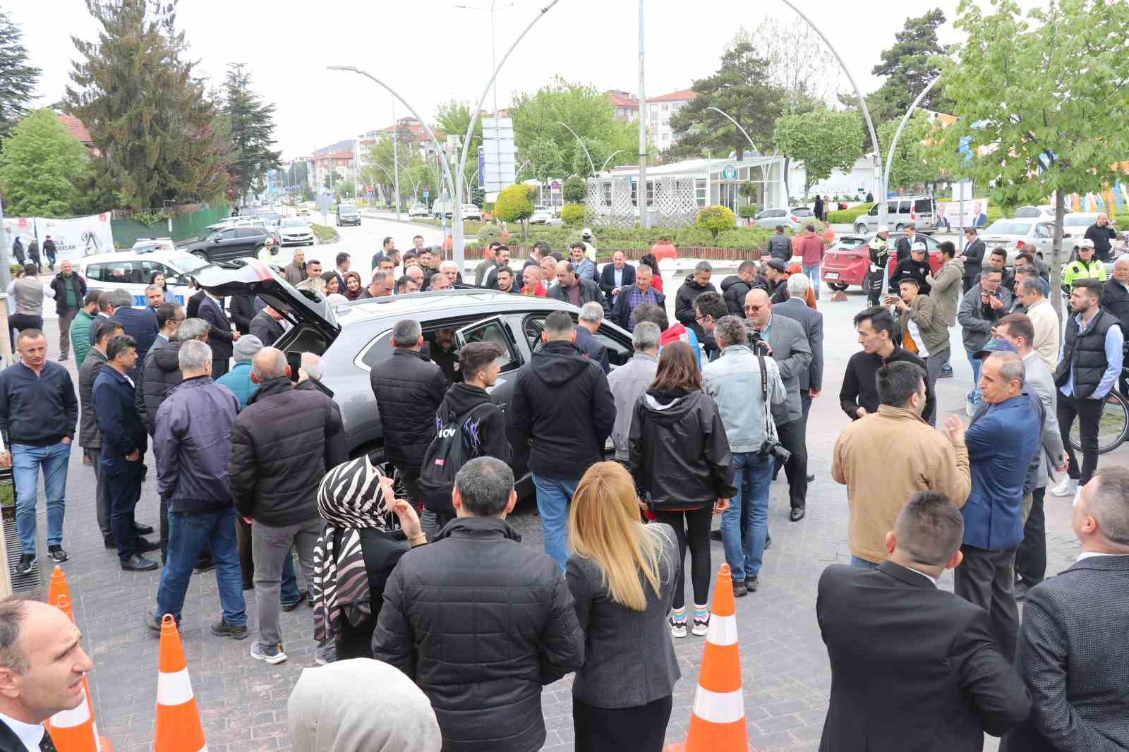 TÜRKİYE'NİN YERLİ VE MİLLİ OLAN OTOMOBİLİ TOGG, BOLU'YA İKİNCİ KEZ