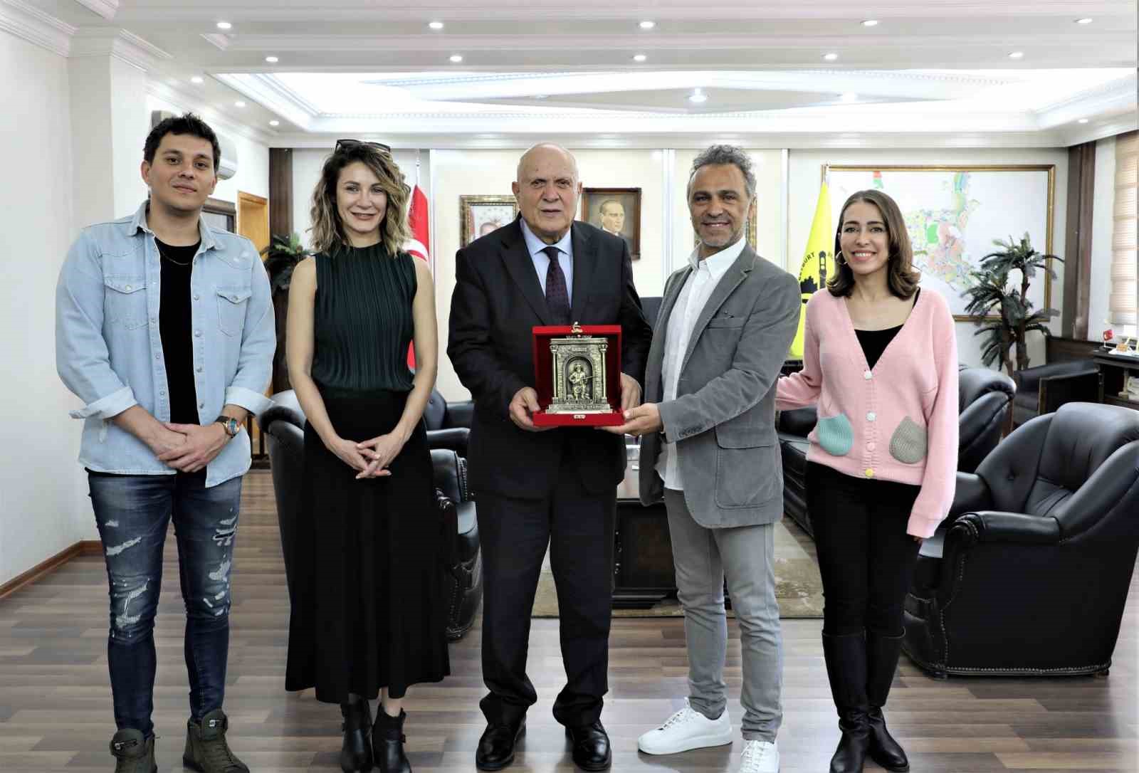 ‘BORÇ’ FİLM EKİBİNDEN BAŞKAN PEKMEZCİ’YE ZİYARET