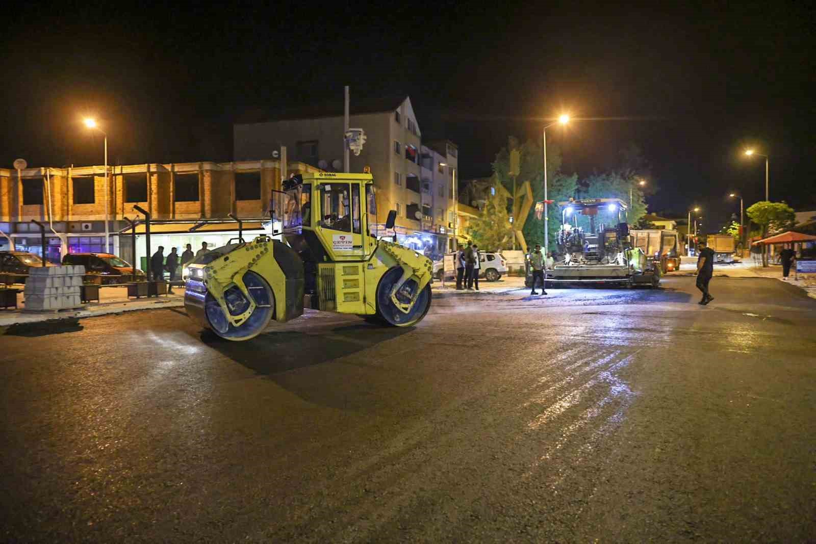 BOZKURT İLÇE MERKEZİNDE ALTYAPISINI TAMAMLADIKLARI ATATÜRK CADDESİ VE CUMHURİYET MEYDANI’NDA