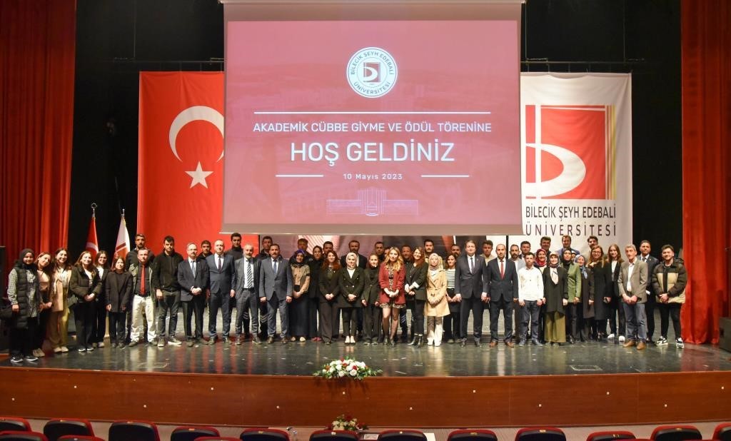 BİLECİK ŞEYH EDEBALİ ÜNİVERSİTESİNDE (BŞEÜ) ÜÇÜNCÜSÜ DÜZENLENEN ‘AKADEMİK CÜBBE GİYME