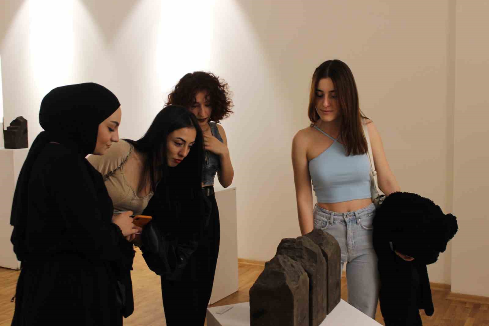 ERCİYES ÜNİVERSİTESİ GÜZEL SANATLAR FAKÜLTESİ HEYKEL BÖLÜMÜ ÖĞRETİM GÖREVLİLERİ TARAFINDAN
