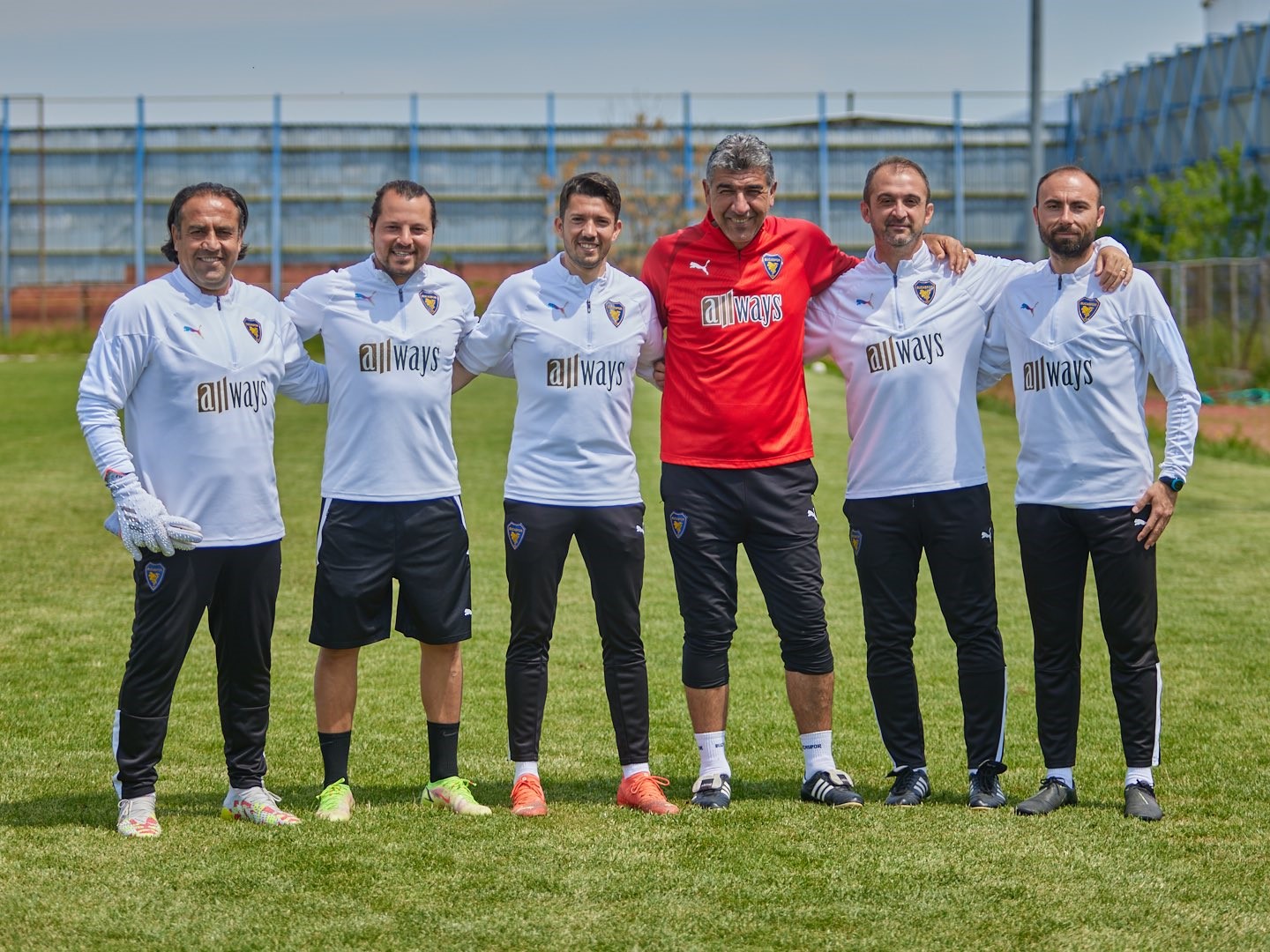 TFF 2. LİG KIRMIZI GRUP EKİPLERİNDEN BUCASPOR 1928, SAİT KARAFIRTINALAR