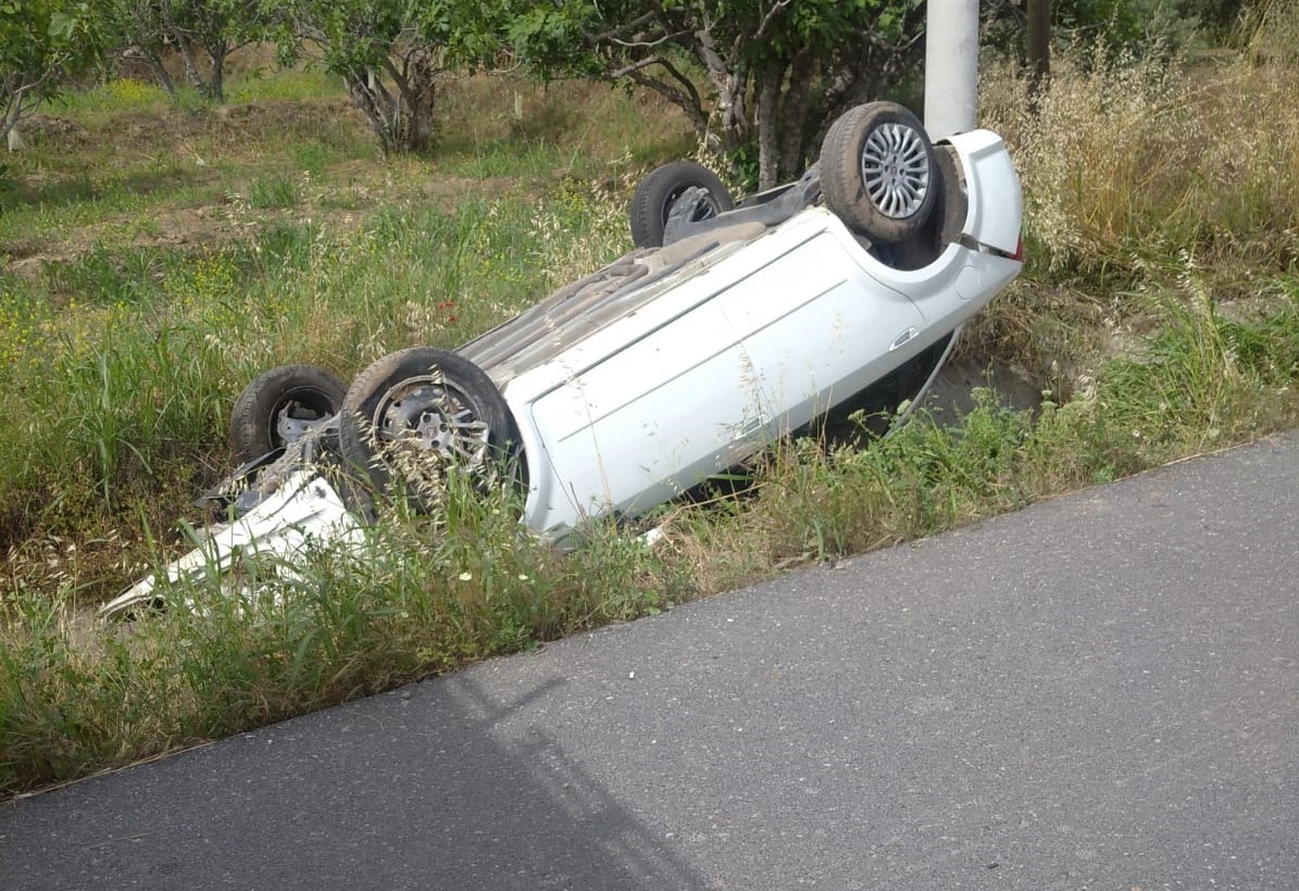 BUHARKENT’TE OTOMOBİL TAKLA ATTI: 1 YARALI