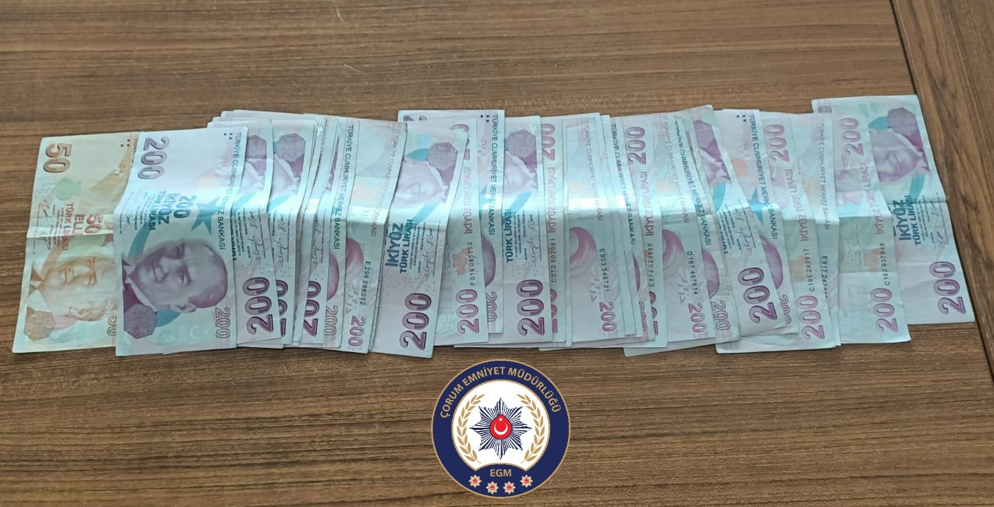 YOLDA BULDUĞU KREDİ KARTI İLE HARCAMA YAPAN ŞAHIS POLİS EKİPLERİ