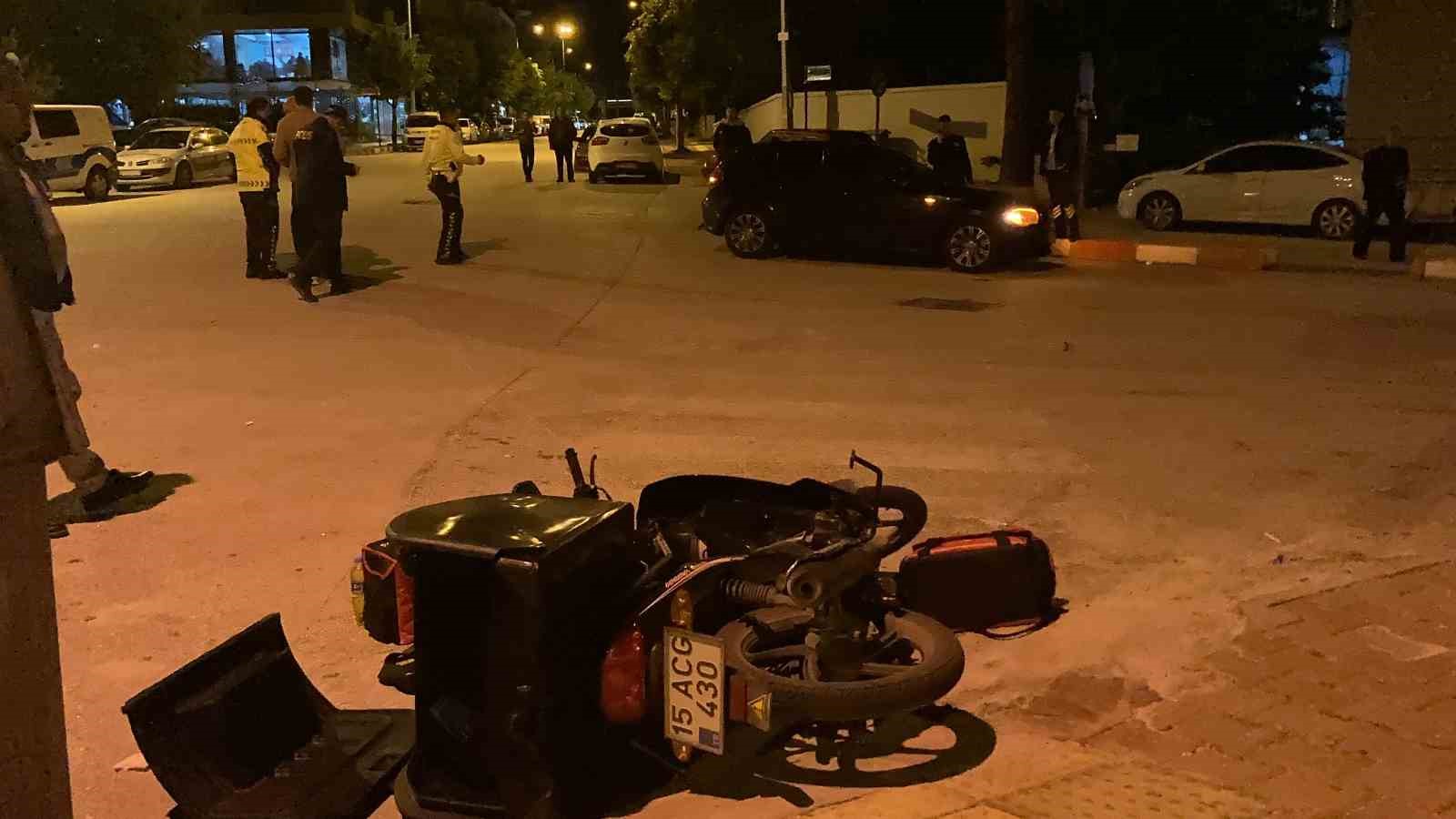 BURDUR'DA OTOMOBİL İLE MOTOSİKLETİN ÇARPIŞMASI SONUCU MEYDANA GELEN  TRAFİK
