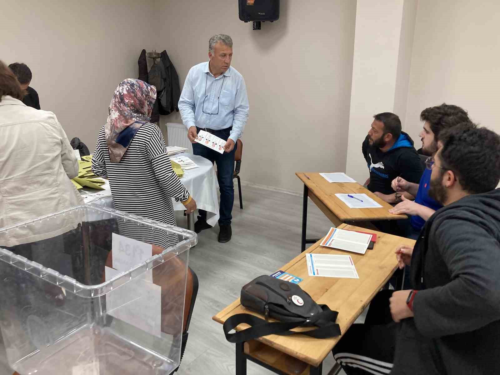 BURDUR’DA CUMHURBAŞKANLIĞI VE 28. DÖNEM MİLLETVEKİLİ SEÇİMLERİNDE SANDIKLAR AÇILARAK OY