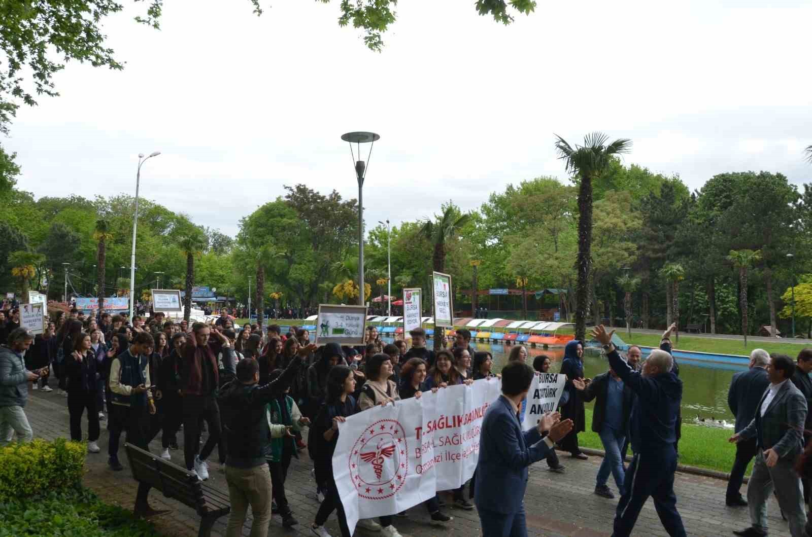 BURSA İL SAĞLIK MÜDÜRLÜĞÜ, SAĞLIK İÇİN HAREKET ET GÜNÜ KAPSAMINDA