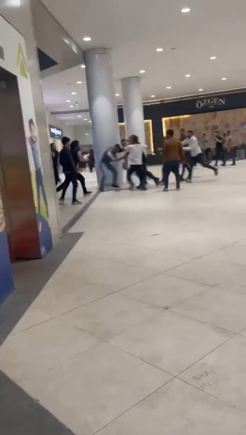 BURSA'DA GRUPLAR ARASI KAVGA KAMERADA