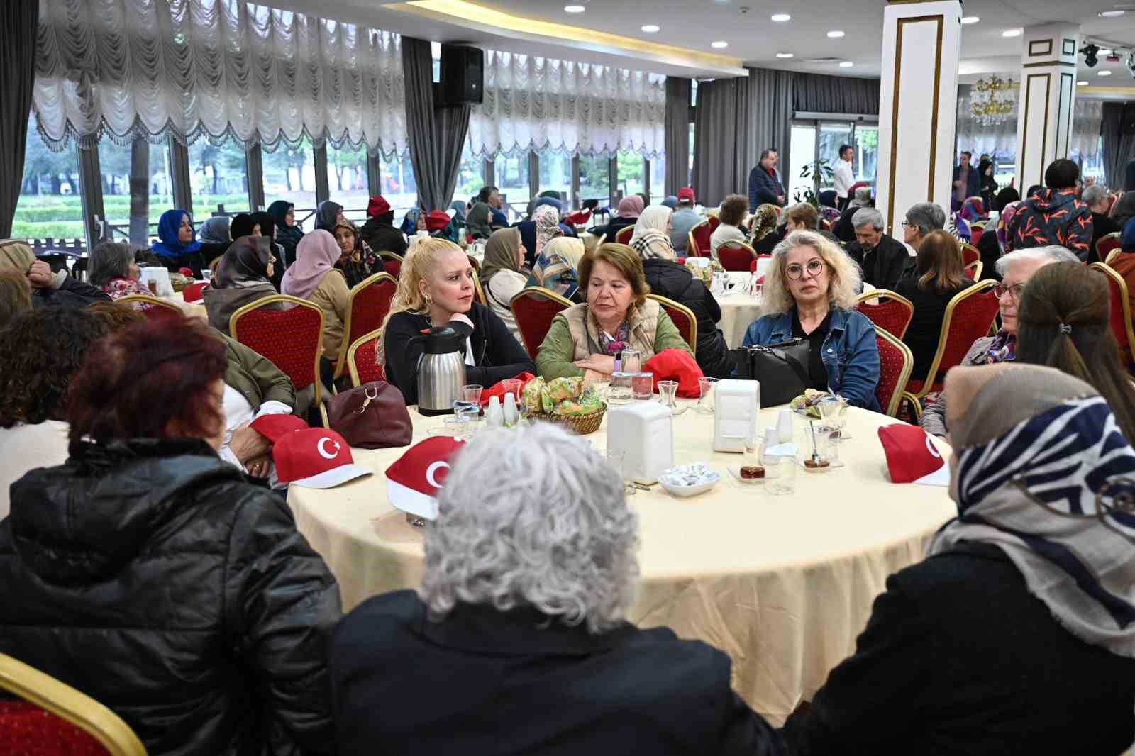 BURSA BÜYÜKŞEHİR BELEDİYESİ, DÜZENLEDİĞİ KÜLTÜR TURLARI İLE ÇANAKKALE’YE GÖTÜRDÜĞÜ BURSALILARA