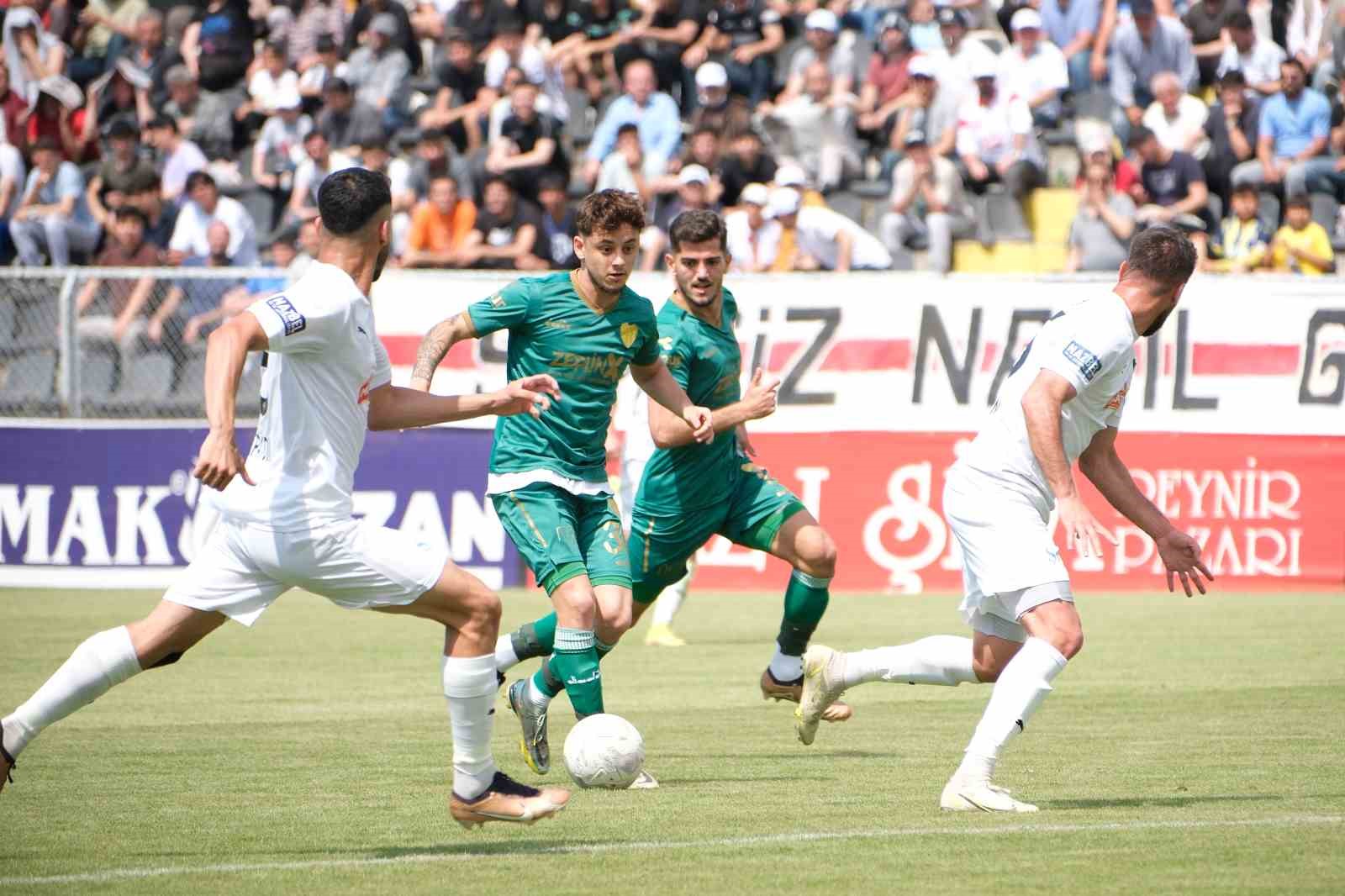 BURSASPOR SON MAÇINDA NAZİLLİ BELEDİYESPOR'LA 1-1 BERABERE KALDI.
