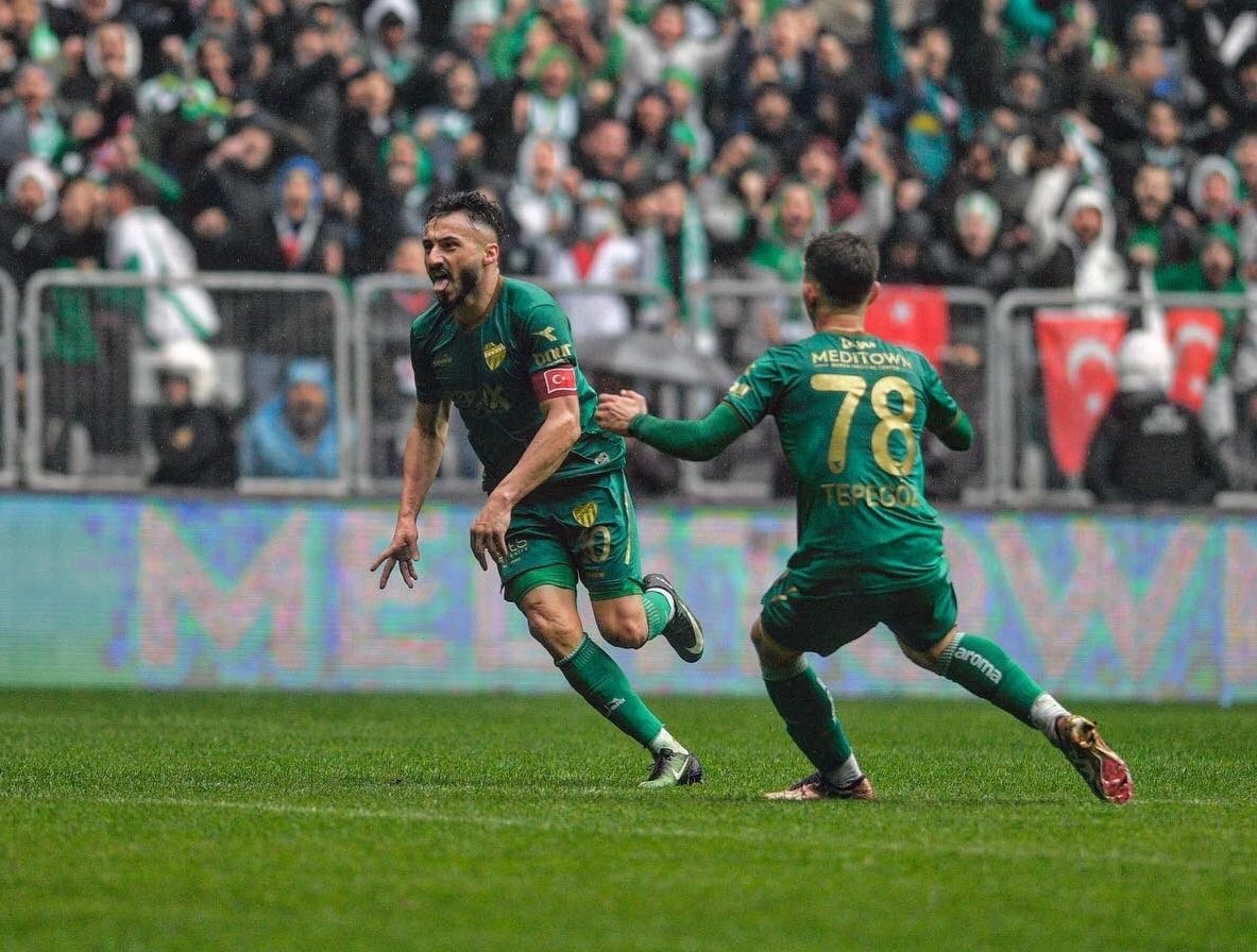 BURSASPOR'DA BUGÜN ENVER CENK ŞAHİN VE HASAN AYAROĞLU OLMAK ÜZERE