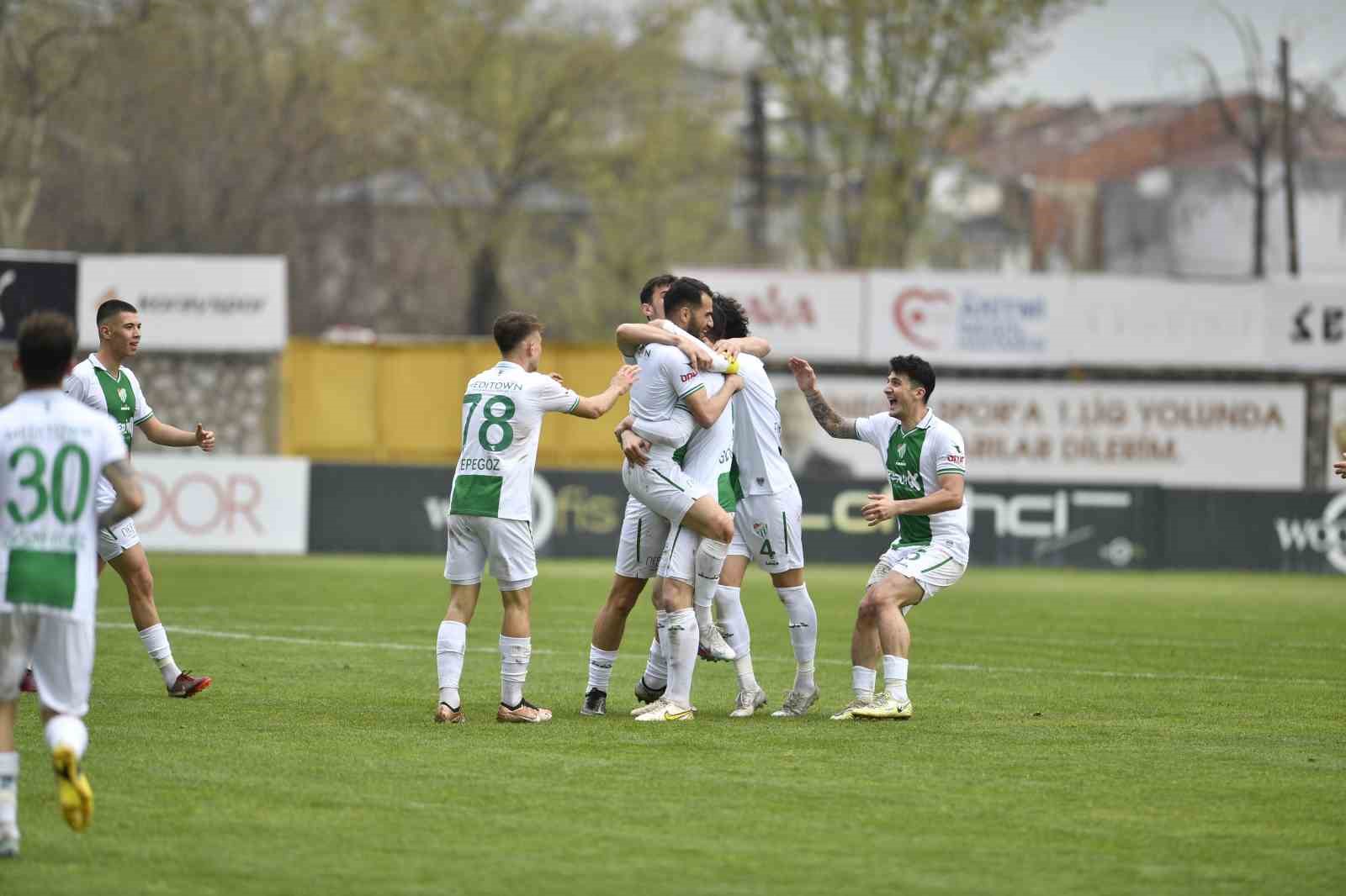BURSASPOR, ÖZER HURMACI SONRASI GOL YOLLARINDA YAŞADIĞI SIKINTIYI SONA ERDİRDİ.