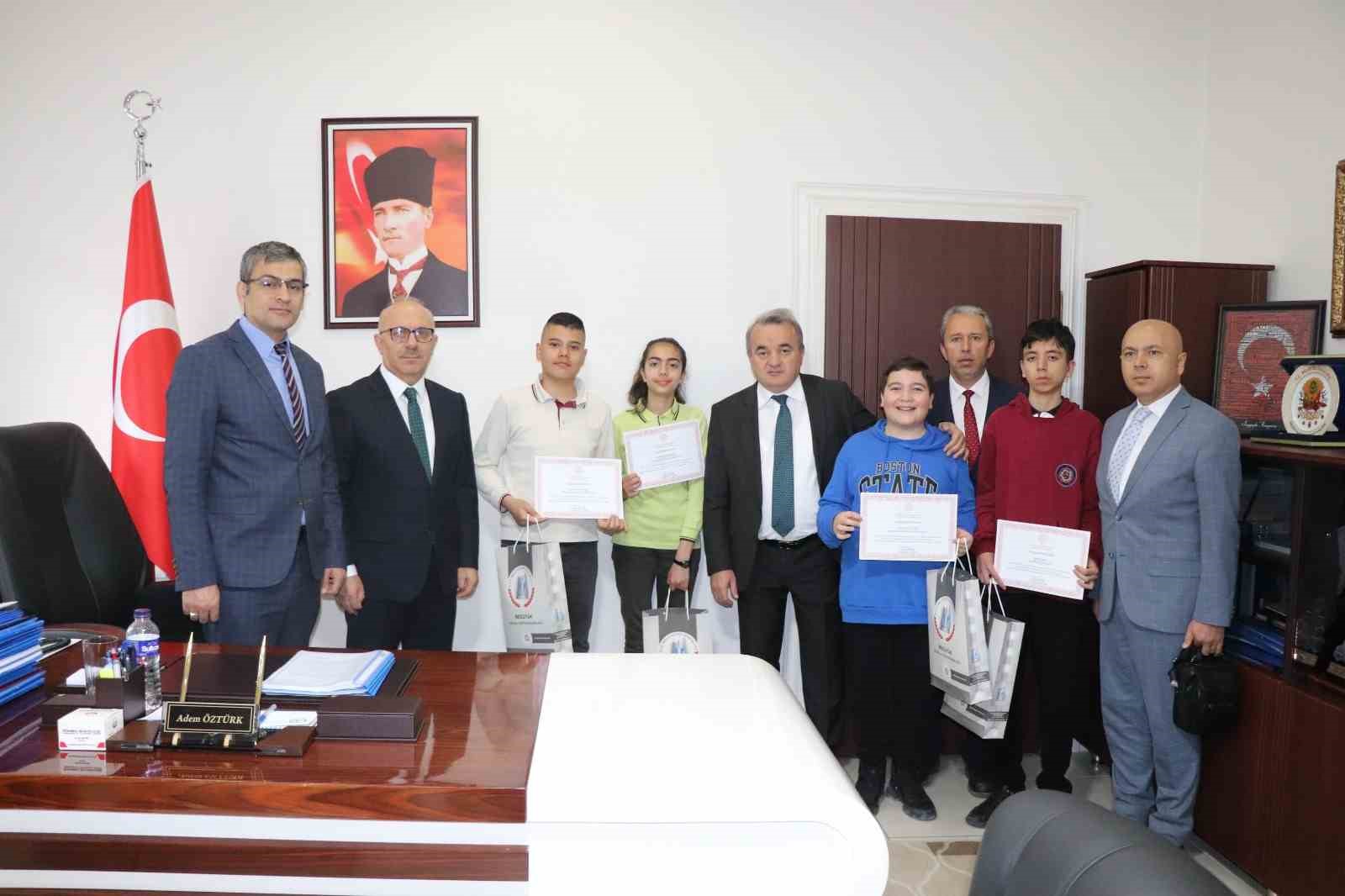 İL ŞAMPİYONU OLAN ÖĞRENCİLER