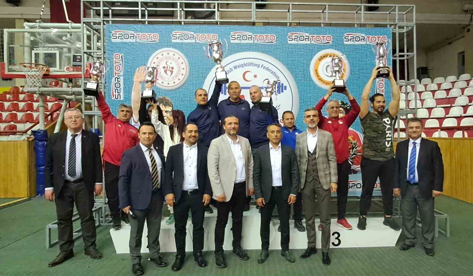 SİVAS’TA DÜZENLENEN BÜYÜKLER KULÜPLER TÜRKİYE HALTER ŞAMPİYONASI'NA 597 SPORCU KATILDI.