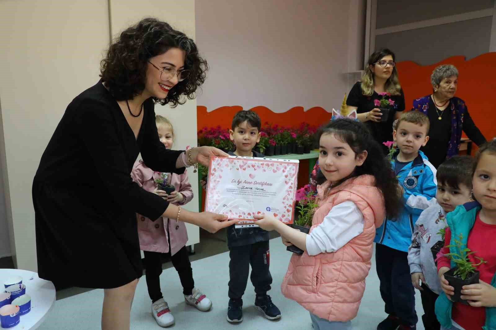 ANTALYA BÜYÜKŞEHİR BELEDİYESİ ANNELER GÜNÜ’NE ÖZEL OLARAK ANNE VE ÇOCUKLARI