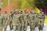 BALIKESİR'DE ENGELLİ GENÇLER ASKER KIYAFETLERİNİ GİYDİ, SİLAHLA ATEŞ ETTİ. BİR
