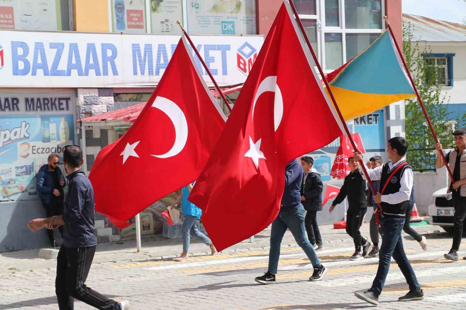 VAN’IN ÇALDIRAN İLÇESİNDE 19 MAYIS ATATÜRK’Ü ANMA, GENÇLİK VE SPOR