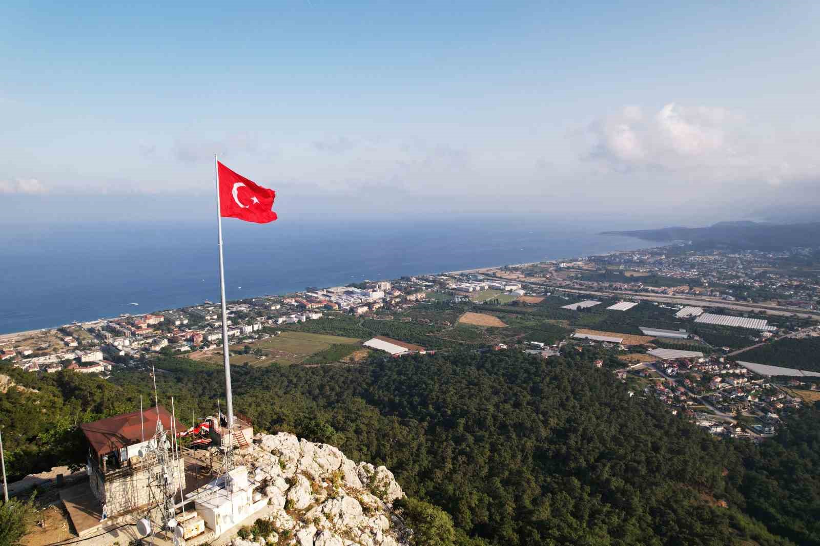 KEMER’İN EN ÖNEMLİ YÜRÜYÜŞ ROTALARI ARASINDA YER ALAN ÇALIŞ TEPESİ’NDE