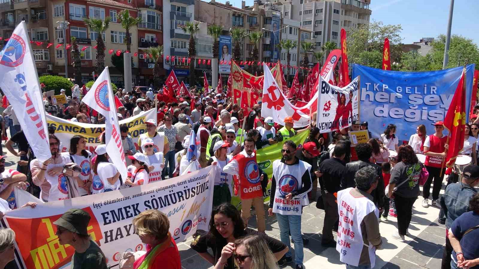 ÇANAKKALE’DE 1 MAYIS EMEK VE DAYANIŞMA GÜNÜ, CUMHURİYET MEYDANI’NDAKİ PROGRAM