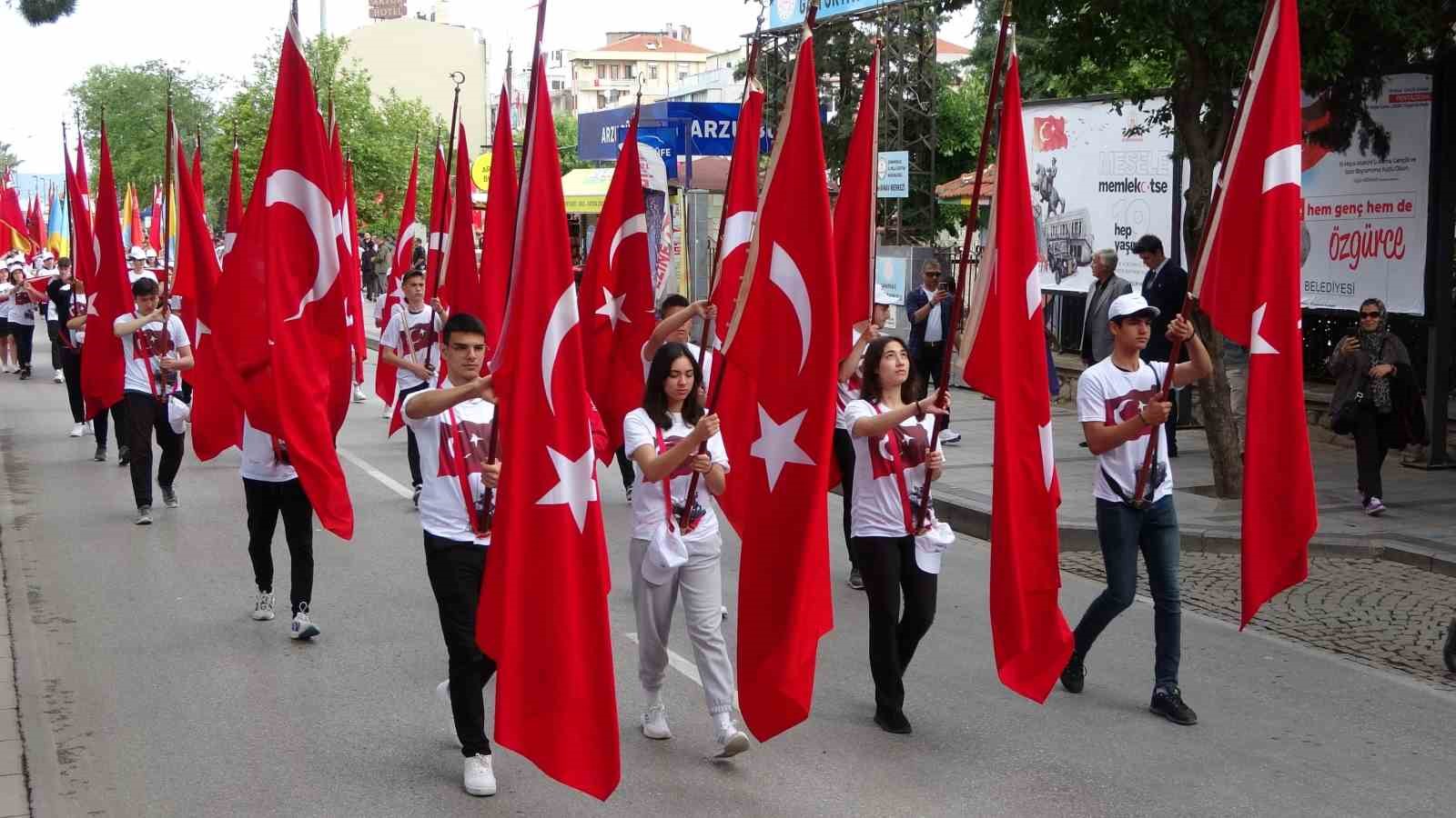 19 MAYIS ATATÜRK’Ü ANMA, GENÇLİK VE SPOR BAYRAMI ÇANAKKALE’DE TÖRENLE