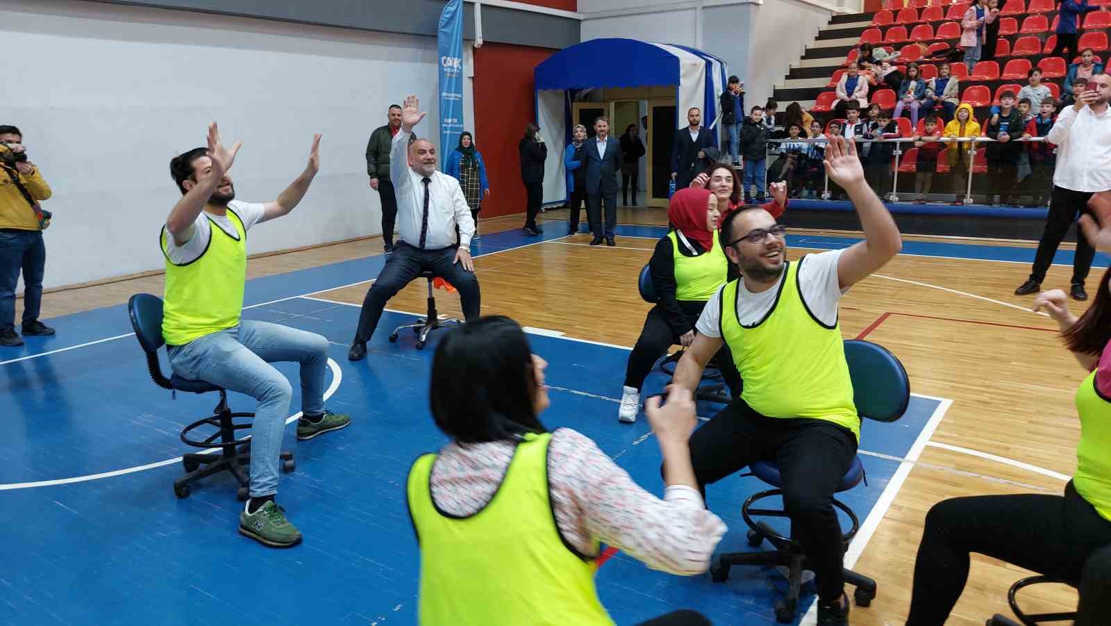SAMSUN'UN CANİK İLÇESİNDE ENGELDİLER HAFTASI DOLAYISIYLA FARKINDALIK OLUŞTURMAK İÇİN ETKİNLİK