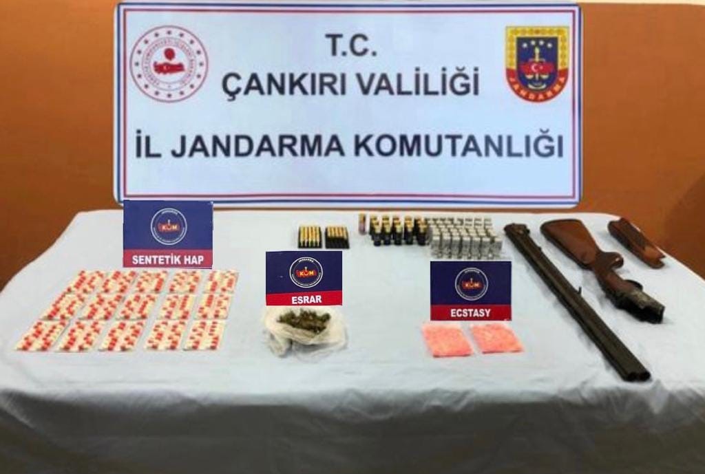 ÇANKIRI'DA JANDARMA EKİPLERİ TARAFINDAN UYUŞTURUCU OPERASYONUN GÖZALTINA ALINAN 2 ŞAHIS