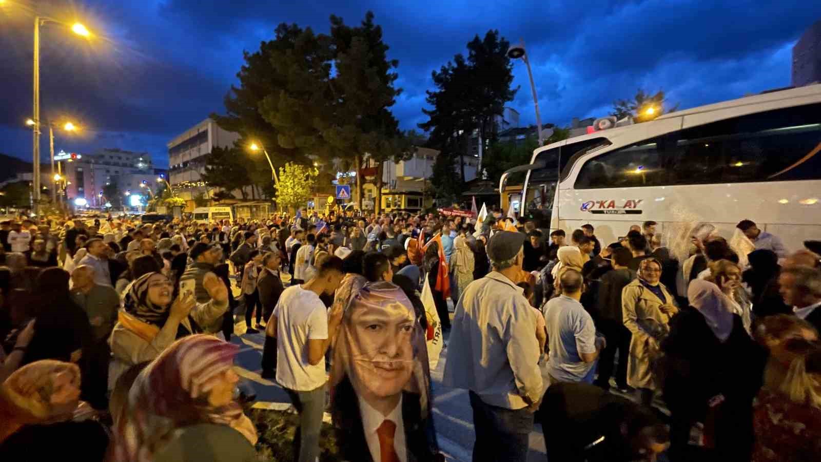 ÇANKIRI’DA ERDOĞAN’IN ZAFERİ KUTLANDI