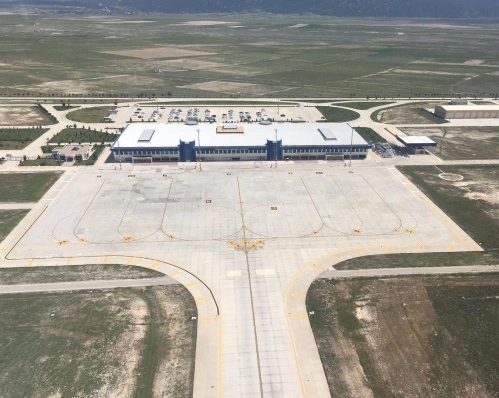 DENİZLİ ÇARDAK HAVALİMANI’NDA NİSAN AYINDA 37 BİN 9 YOLCU UÇTU,
