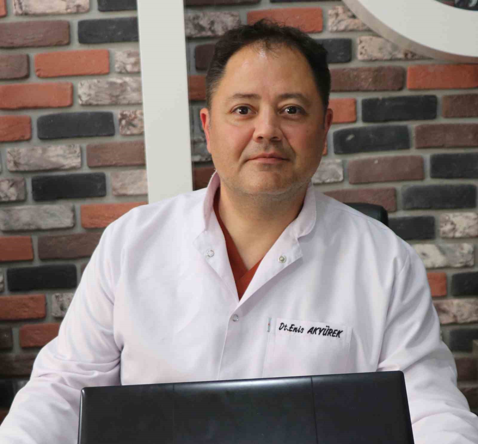 DT. ENİS AKYÜREK, NORMAL DİŞ TELİ TAKMAK İSTEMEYEN HASTALAR İÇİN