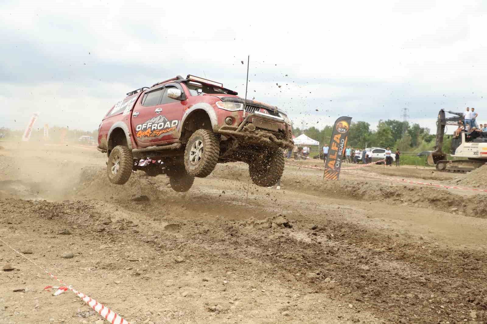 ÇARŞAMBA BELEDİYESİ’NİN KATKILARIYLA BU YIL ÜÇÜNCÜSÜ DÜZENLENEN ÇAROFF OFF-ROAD OYUNLARI,