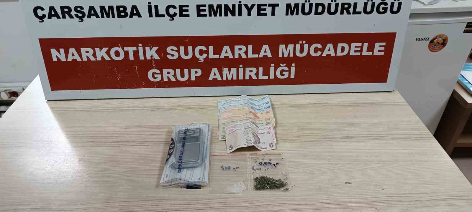 SAMSUN’DA BİR EVE YAPILAN OPERASYONDA METAMFETAMİN VE ESRAR MADDESİ ELE