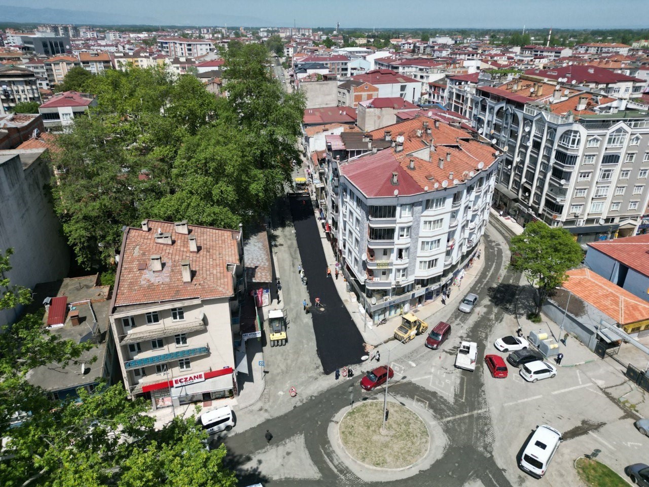 ÇARŞAMBA BELEDİYESİ, TARAFINDAN İLÇEDE ALTYAPI ÇALIŞMALARININ BİTTİĞİ ALANLARDA ÜSTYAPI ÇALIŞMALARINA