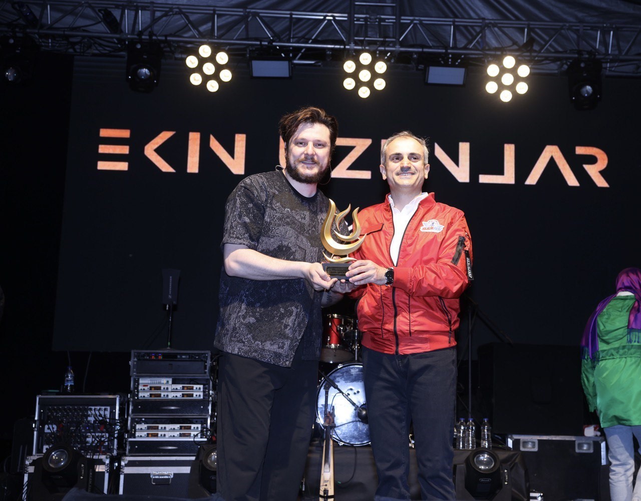 ÇAYIROVA BELEDİYESİ'NİN DÜZENLEDİĞİ GENÇLİK VE SPOR FESTİVALİNİN İKİNCİ GÜNÜNDE KARADENİZ