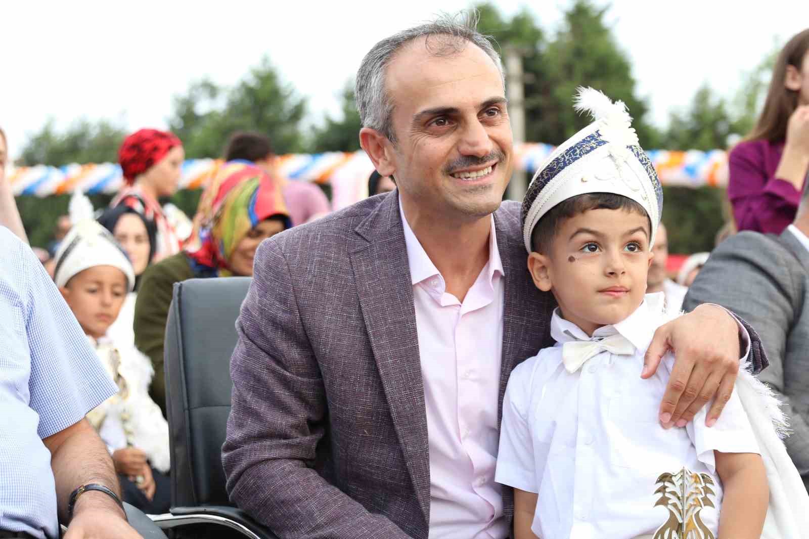 ÇAYIROVA BELEDİYESİ’NİN DÜZENLEDİĞİ ÜCRETSİZ TOPLU SÜNNET ŞÖLENİ KAYITLARI BAŞLADI.