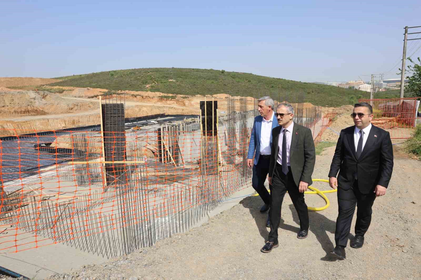 GELECEĞİN SPORCULARININ YETİŞECEĞİ ÇAYIROVA KAPALI SPOR SALONU VE SPORCU FABRİKASI'NIN