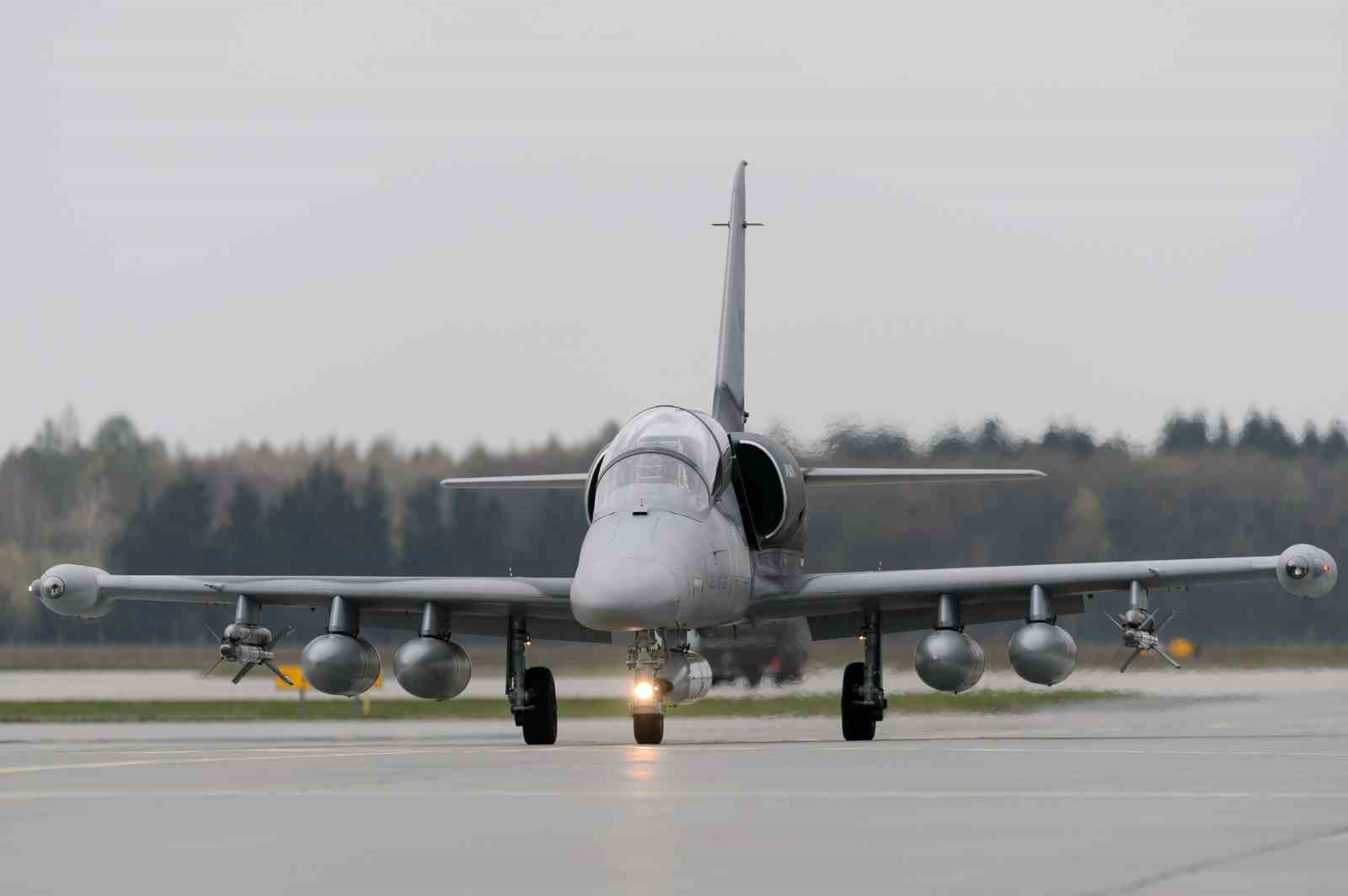 ÇEKYA DEVLET BAŞKANI PETR PAVEL, ÜLKE OLARAK UKRAYNA’YA L-159 JETLERİNİ