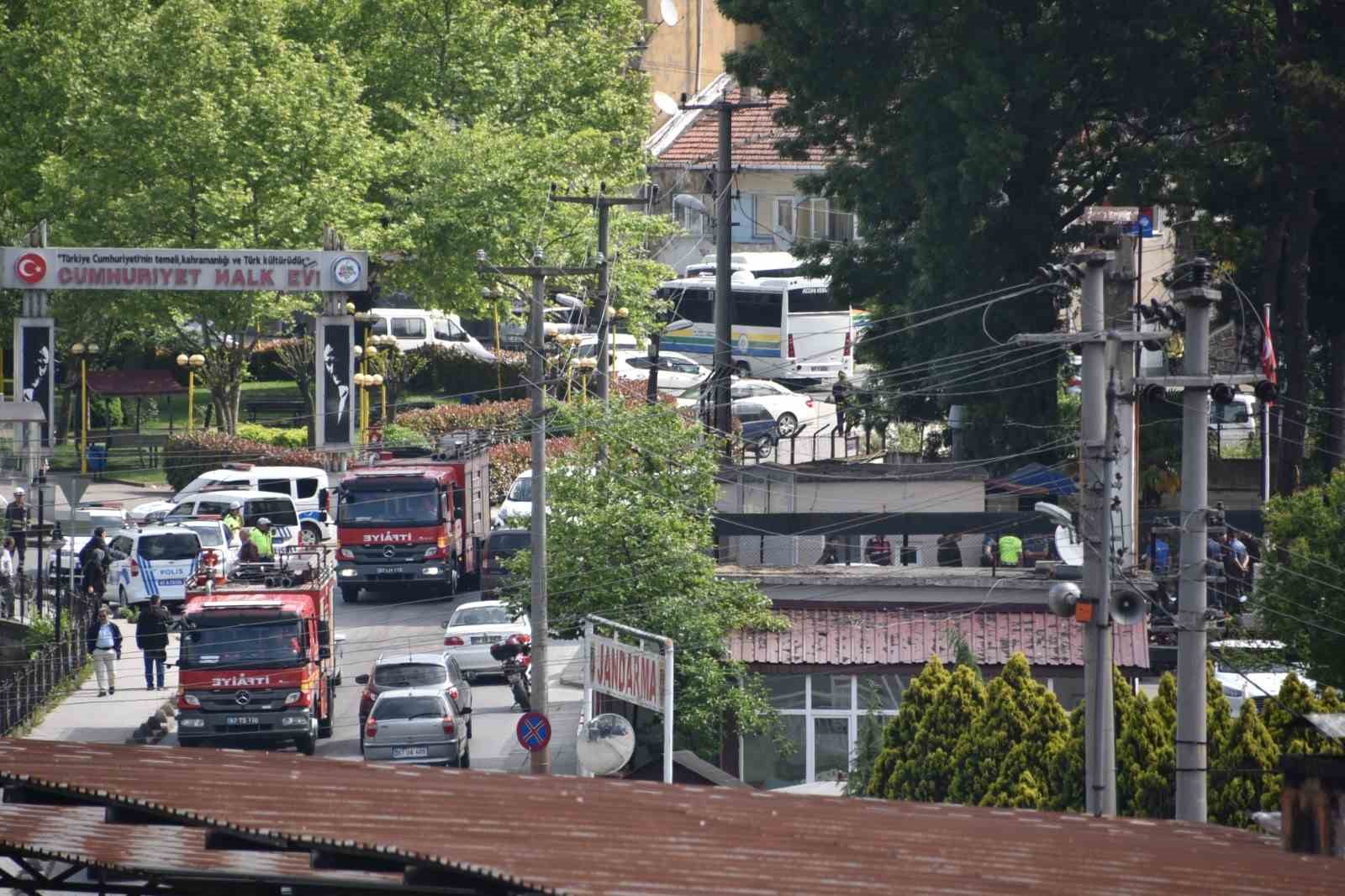 ZONGULDAK'TA CEZAEVİNDE YANGIN TATBİKATI EKİPLERİ HAREKETE GEÇİRDİ.