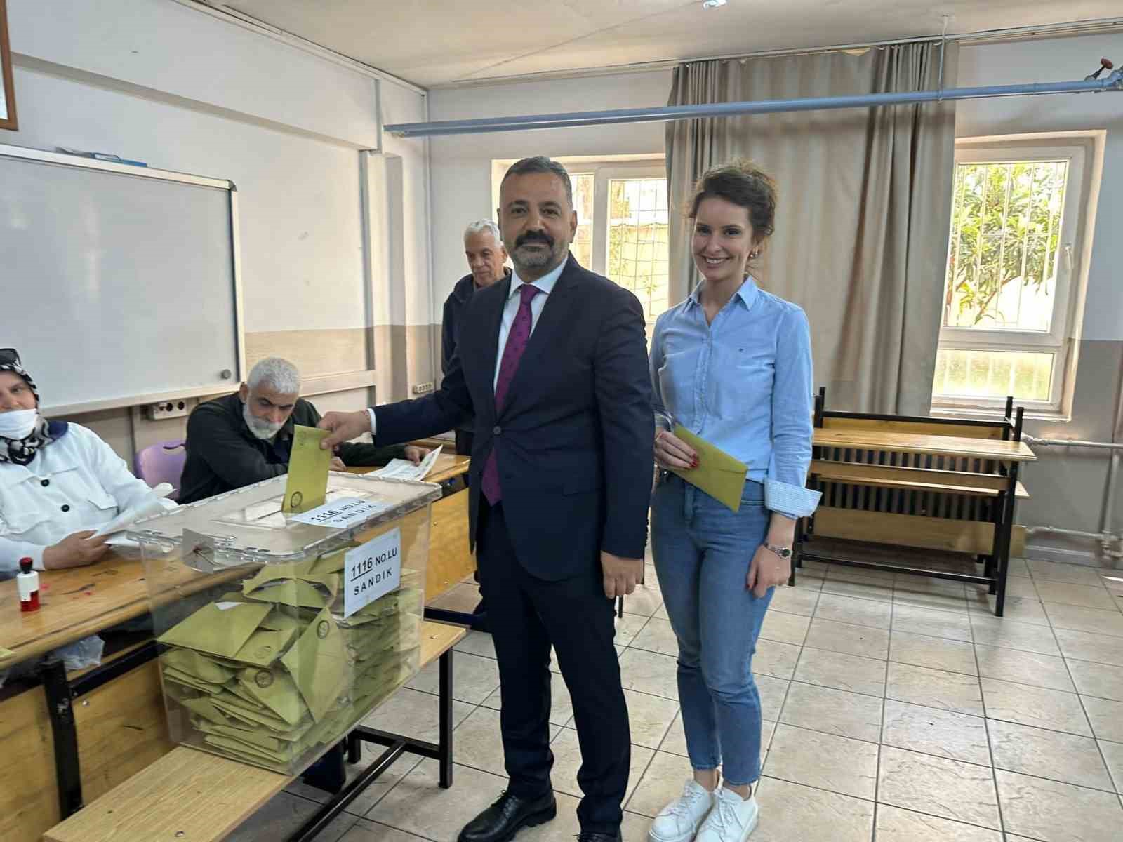 CUMHURİYET HALK PARTİSİ (CHP) İZMİR İL BAŞKANI ŞENOL ASLANOĞLU DA,
