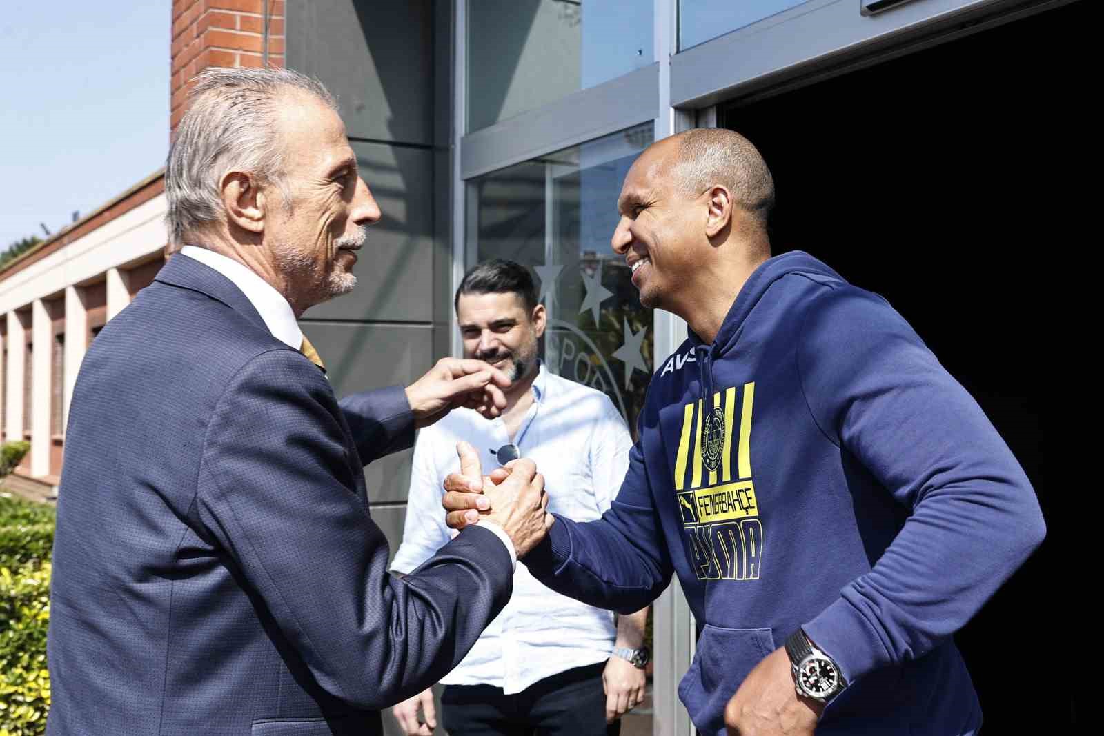 FENERBAHÇE’NİN ESKİ TEKNİK DİREKTÖRLERİNDEN CHRİSTOPH DAUM, SAMANDIRA CAN BARTU TESİSLERİ’NDE